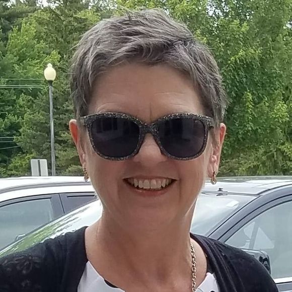 Meet your Posher, Debbie - Picture 1 of 1